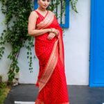 Meghana Gaonkar Instagram - My absolute favourites - Red and sarees. ♥️💫 ~ Curated by @sankalpa_angadi Photography: @framesbyvikaskakolu Styling: @sahanastylediary Make up & Hair: @makeovers_sudhanatesh Blouse: @srilakshmi_fashion_mangalore