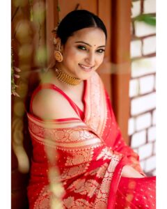 Meghana Gaonkar Instagram - Curated by @sankalpa_angadi
Photography: @framesbyvikaskakolu 
Styling: @sahanastylediary 
Make up & Hair: 
@makeovers_sudhanatesh
Blouse: @srilakshmi_fashion_mangalore