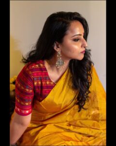 Meghana Gaonkar Instagram - Every saree tells a story. 🍁 @nerige.story
