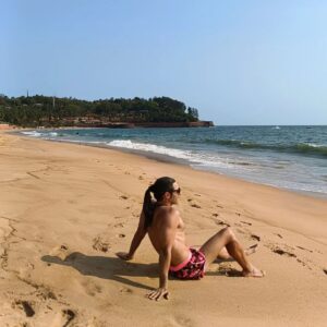 Meghna Naidu Instagram - Date Day by the Beach with Mr. Husbandji ⛱️
@elitetennisdubai

#goadiaries 
#goaindia 
#husbandandwife 
#couplelove 
#couplegoals 
#homesweethome