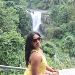 Meghna Naidu Instagram - Once upon a time I used to Oil my long hair on beach holidays...
🤣🤣🤣

Swipe to see hot photo of Mr. husbandji @elitetennisdubai

#baliindonesia
#bali
#lembongan 
#beachlife 
#beachvibes