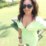 Meghna Naidu Instagram - Matching the grass for a change 🤣 #srilankabeach #srilanka #bentotabeach #bentota #beachbabe #meghnanaidu #thankfulfortoday #photooftheday Bentota Beach, Sri Lanka