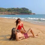 Meghna Naidu Instagram - Date Day by the Beach with Mr. Husbandji ⛱️ @elitetennisdubai #goadiaries #goaindia #husbandandwife #couplelove #couplegoals #homesweethome Goa, Candolim Beach