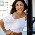 Mouli Ganguly Instagram - Keeping it simple in white today! Mk up @khush.mua 📸 @mayurshedgephotography