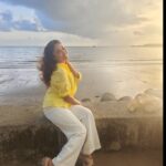 Mouli Ganguly Instagram - Beach love 💗