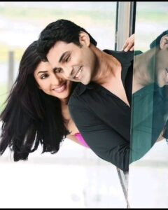Mouli Ganguly Instagram - WRITTEN BY ME NARRATED BY ME FOR YOU @mouliganguly KAHIN KISSI ROZ HUM MILE THHE KABHI ❤️ Happy 13th anniversary ❤️