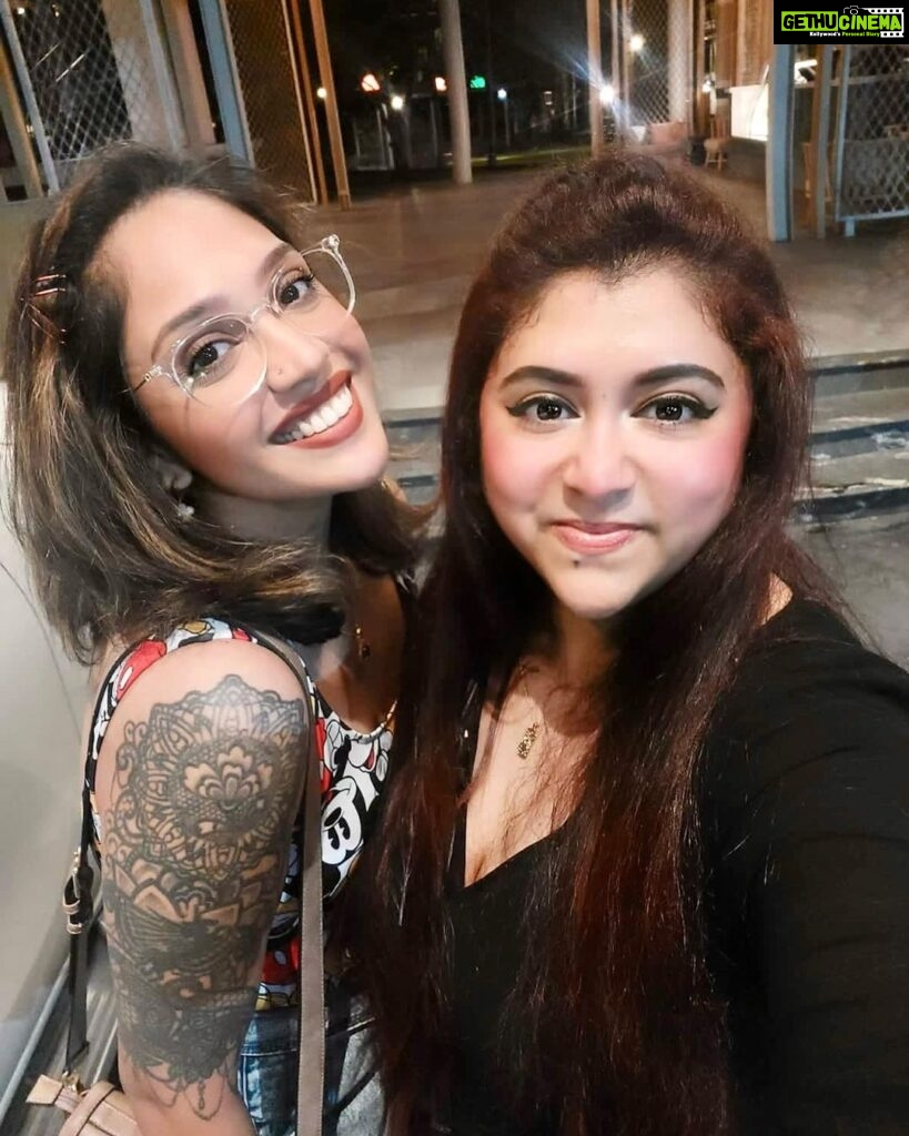 Mumtaz Sorcar Instagram - Partners in crime (for life..)😈🦹🏼‍♀🧿♾❤. Nothing & everything can go wrong when we are together…. 🤣🤪 #bestie #sisterfromanothermister #crazygals #soulsisters