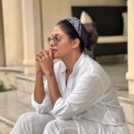 Nadhiya Instagram - Taking time off to relax and unwind💙😇 #relax #chillvibes #anandainthehimalayas