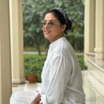 Nadhiya Instagram - Taking time off to relax and unwind💙😇 #relax #chillvibes #anandainthehimalayas