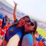 Naira Shah Instagram - How’s the Josh! 🇮🇳🏏 . . . . . . . . . . . . . . #team #teamindia #india #indiavspak #worldcup2023 #indiancricket #icc #bcc #cricketlover #cricket #worldcup #sports #reelsinstagram #reels #trendingreels #trending #explore #explorepage #exploremore #fyp #foryoupage #bleedblue #chakdeindia #proudindian #indiawins #iconic #narendramodistadium #ahemdabad #simrithibathija Narendra Modi Stadium - Ahmedabad