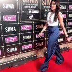 Naira Shah Instagram - @siimawards 2k23 Outfit by @sunnypariani7 @house_of_zen_official Muah @amnaasif_makeupartist @makeupbymahwish @abeeha_mamoon Dubai, United Arab Emirates