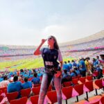 Naira Shah Instagram - Hum Jeet gayyyyyyyyee!!!! 🤩 (What a vibe to experience India VS pak in the stadium ! #goosebumps ) #bleedblue#indiavspakistan##indiavspakistan #worldcup #indvspak #viratkohli #india #cricket #wc #cricketmatch #worldcupcricket #indiacricket #worldcupmatch #indiacricketteam Narendra Modi Stadium - Ahmedabad