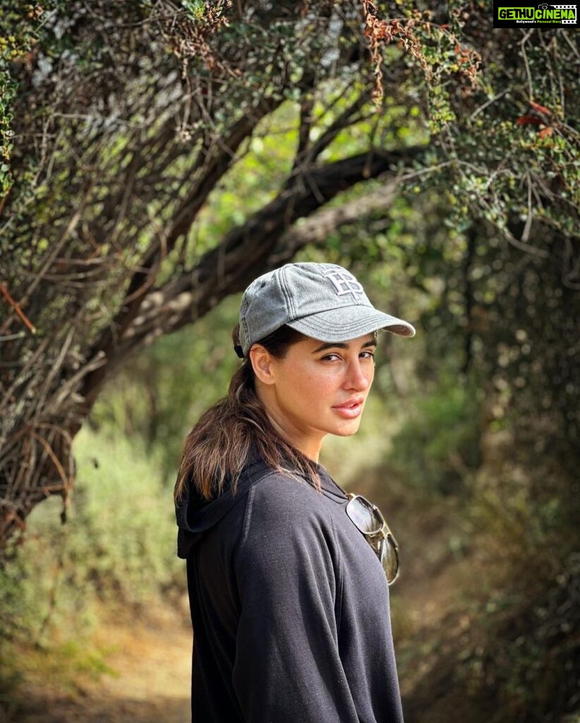 Nargis Fakhri Instagram - All good things are wild and free. . . . . 📸 @samosastories . #nature #naturephotography #portraitphotography #portrait #inthemoment #nofilter #allnatural #hiking #temescalcanyon #californiaadventure Los Angeles, California