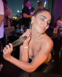 Nathalia Kaur Instagram - Dinner with A view 🥰🥹

Na @tettolounge ❤️‍🔥

Obrigada amiga linda @thainamagalhaes2 pela companhia e pelo empenho ABSOLUTO nas fotos ❤️😆

Obrigada também a Camilinha @camilaviieiraa sempre pró na logística e organização 💫🫶🏼

E a @myteam.cv sempre 🔝 😊