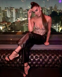Nathalia Kaur Instagram - Dinner with A view 🥰🥹

Na @tettolounge ❤️‍🔥

Obrigada amiga linda @thainamagalhaes2 pela companhia e pelo empenho ABSOLUTO nas fotos ❤️😆

Obrigada também a Camilinha @camilaviieiraa sempre pró na logística e organização 💫🫶🏼

E a @myteam.cv sempre 🔝 😊