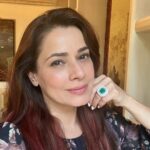 Neelam Kothari Instagram - This is one of the my favourite things! #emeralds 💚💚💚 classic emerald rings @neelamjewelsofficial #neelamjewels #classic #design #art