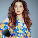 Neelam Kothari Instagram - Sunshine on a rainy day ☀️💖💙💗💛💚 #fabulouslivesofbollywoodwives Season 2 coming soon! Only on Netflix! @netflix_in Outfit @babitamalkani Styling @eshaamiin1 Makeup @mitalivakil Hair @hairgaragebynatasha 📸 @dinesh_ahuja Shoes @monrowshoes