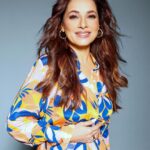 Neelam Kothari Instagram - Sunshine on a rainy day ☀️💖💙💗💛💚 #fabulouslivesofbollywoodwives Season 2 coming soon! Only on Netflix! @netflix_in Outfit @babitamalkani Styling @eshaamiin1 Makeup @mitalivakil Hair @hairgaragebynatasha 📸 @dinesh_ahuja Shoes @monrowshoes