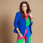 Neelam Kothari Instagram - Come check this.. 💙💚 #fabulouslivesofbollywoodwives season 2 coming soon!! Only on Netflix @netflix_in Make up: @mitalivakil Hair: @hairgaragebynatasha Styling: @eshaamiin1 Jewellery: @neelamjewelsofficial Outfit: @nautanky 📸 : @dinesh_ahuja