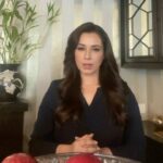 Neelam Kothari Instagram - Being a working mother and having a family is difficult. My staff has been so much of help for my family during the pandemic and I am so grateful for them. This week I thought I would take up the #digitaldetoxchallenge by #WashingtonApples where for one hour every evening the only 'APP' for me will be the Washington 'App'le. I will spend this time by writing a personal note thanking my team as to how they have impacted my life. I encourage you all – let us digitally detox at least one hour every day for our mental health. And have a #WashingtonApple for our #IsMeinKuchhKhaasHai #digitaldetoxXwashingtonapple.#WashingtonApplesKuchhKhaasHai #WashingtonApplesDigitalDetox #TheCrunchIndiaLoves #WashingtonApplesIndia #WashingtonApples I would like to nominate @ektarkapoor and @shabskofficial to take up this challenge too ❤️