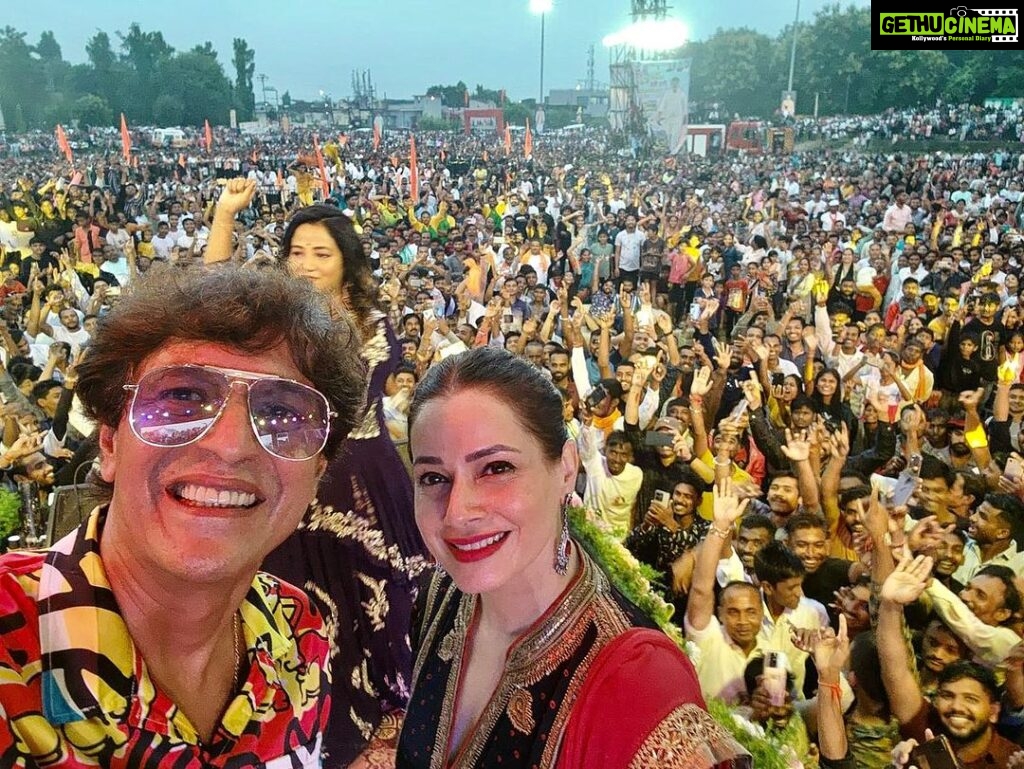 Neelam Kothari Instagram - Now that’s what you call a HouseFull!!! Janamasthami Celebrations 🙏❤️🎉 #nagpur @chunkypanday