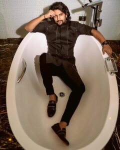 Neeraja Kona Instagram - Hyderabad 🖤 @nameisnani 

In @kreshabajajofficial & @shutiqofficial 
Asst by @meghanaa_ch 
Hair @hairbylalith 
Photographer @adrin_sequeira

#Dasara