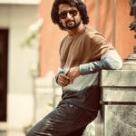 Neeraja Kona Instagram - Onto Chennai 🤎 @nameisnani Sweatshirt @westsidestores Jeans @diesel Shoes @westsidestores Asst stylist @meghanaa_ch Hair @hairbylalith Pics @sridharchadalawada #Dasara Chennai, India