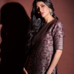 Neeraja Kona Instagram - SH🤎 @shrutzhaasan Outfit @payalkhandwala Earrings @sangeetaboochra @tinkara.retail Asst stylist @manogna_gollapudi 📸 @kalyanyasaswi