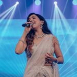 Neeti Mohan Instagram - Swipe right for white 🤍 Last one is my Fav 😻 What a fun night performing for @mohansisterslive in Hyderabad ❤️ More pics coming soon! #MSL