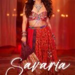 Neeti Mohan Instagram - One day to go 🥁#Savaria @mohanshakti @muktimohan @salmanyusuffkhan @alishasingh.official @souravsharmaofficial @vikrammontroseofficial @shekharastitwa @nrityashakti @ericpillai @dcatalentmusic @sonymusicindia @azeemdayani @surneetimusic @mohansisterslive @amit_thosar @karangupta @serene_subarno @ashishgirii @vishrut.dance @guptameghal @ritickasjalan @dwyessh_hairwizard Rasila @saba_hair_makeupartist @jagtap721 @shubhamdancer @isolatednee @esha_baldota siddhibhandari @bhoomiikotharii @annus_creation @silver.kiosk @praptis_redefine_urself