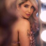 Neha Bhasin Instagram - 😚 #nehabhasin