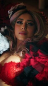 Neha Bhasin Instagram - I am my own destiny ❤️
This look has a beautiful BTS may share soon 

#nehabhasin