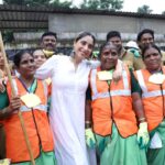 Neha Bhasin Instagram - Sab bmc karamchariyon ko mera Salaam @my_bmc *Swachh Mumbai Majhi Mumbai* Campaign in West ward Jurisdiction Officers Present DMC zone-5 Shri Harshad kale Assistant Commissioner Shri Vishvas Mote Ward Ex. Engineer M/W Shri Bembade EE & DO Shri. Sagar Asstt. Engineer Shri Santosh Nikalje Asstt. Engineer Shri Deepak Madane MOH Smt. Puja Desai # Yogiraj Shetty # Paras Bajpai # Gaanesh Awasthi #nehabhasin #swachhbharat