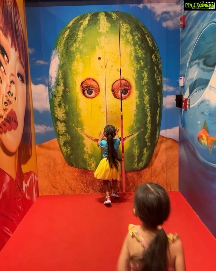 Neha Dhupia Instagram - We witnessed one of the coolest exhibits with the cutest kids and the calmest moms ( ok that’s an oxymoron 😂) 😍😍😍 🍌🍌🍌… Loved every bit of our afternoon here … it was #pictureperfect !!! @ashidua @mithila05 @ankitajaisinghani @nishkalulla #monalkabra #kinnari ♥️ #NitaMukeshAmbaniCulturalCentre #RunAsSlowAsYouCan #InfinityRoom @yayoikusama_ #yayoikusama @nmacc.india