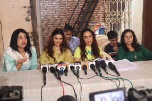 Nikita Rawal Instagram - BESTIES 👯‍♀️ AT THEIR BEST🤙 

This is how I spent my friendship day, with my friends and my little friends❤️ 

Thanku dil se @aasthafoundation8 
@nikita_rawal @itsaastharawal 
✌🏼 Niki, Pari Jus love u for this moment 🤩 #bffgoals #bff #bffforever❤️ #love #peace #harmony #aastha #pakkhi #pakkhihegde #pakhi #pakhihegde #nikitarawal #aastharawal 
Had such a blessed day😇