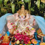 Nikita Rawal Instagram - Ganesh ji is there for all of us 🙏 ❤️ Jai ganesha #ganesha #ganeshchaturthi #ganeshutsav #shanti