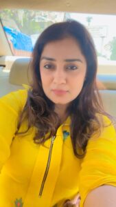 Nikita Thukral Instagram - Doing up my messy hair and listening to this music. ❤️❤️😜 #lunchwithfriends #actresslife #cordset #jasmyrraofficial