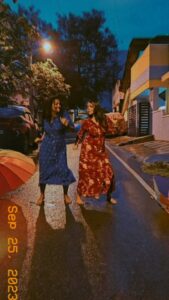 Nisha Ravikrishnan Instagram - Quick one ☔️
Coz we girls love rain 💃

Vc: @usharavikrishnan 🥲

#anvisha🧿
#nimmanisharkn 
🖤🤍