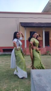 Nisha Ravikrishnan Instagram - Trending song ge namdu ond irli anta 😉

🧿

#anvisha 
#nimmanisharkn 
🖤🤍