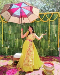 Nisha Ravikrishnan Instagram - It is what it is ....🌼

Happy morning have a great day 👐

Outfit : @sreha_designer_studio

#nimmanisharkn 
🖤🤍