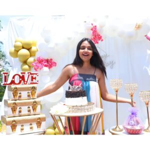Nisha Ravikrishnan Instagram - 9.6.2023 🧸
Here for cake , and cake only 🧁
happy birthday to me🧚‍♀️

Pc: @manjunathmagaji24
Event: @lavishevents.in
#nimmanisharkn 
🖤🤍