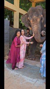 Nisha Ravikrishnan Instagram - Few moments dosent need any caption ..✨🌼 ನಮ್ಮ ತುಳುನಾಡು 🙏 #anvisha🧿 #nimmanisharkn 🤍🖤
