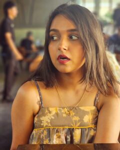 Nisha Ravikrishnan Instagram - Camera crumbs 📷 

#bee🐝boo🧸 
#nimmanisharkn 
🖤🤍