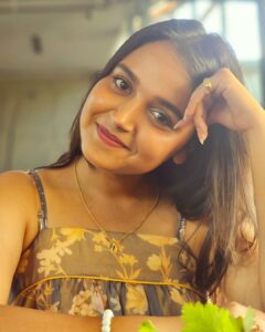 Nisha Ravikrishnan Instagram - Camera crumbs 📷 

#bee🐝boo🧸 
#nimmanisharkn 
🖤🤍