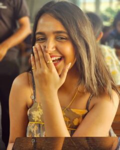 Nisha Ravikrishnan Instagram - Camera crumbs 📷 

#bee🐝boo🧸 
#nimmanisharkn 
🖤🤍