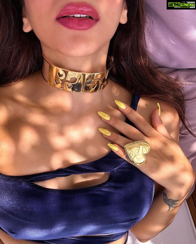 Nitibha Kaul Instagram - Carpe Diem ˈkär-pe-ˈdē-ˌem : To enjoy pleasures of the moment without concern for the future Wearing @tautura Choker @papadontpreachbyshubhika Bracelet @zara #CarpeDiem #CarpeDiemBeach #CarpeDiemBeachClub #Hvar #NKTravels #NKsHotGirlSummer #EuroTrip #BeachVacation #BeachClub #Croatia #NKInEurope