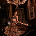 Nitibha Kaul Instagram - The season to twirl in gorgeous outfits is here ✨ Wearing @jjvalaya Choker @shilpigoyaljewellery Makeup @honeyahujaofficial Hair @hairxprincyy #JJVallaya #IndianCouture #IndianSkirtSet #ChevronLehenga #FestiveLehenga #FestiveFit #GoldenParandi #Lehenga #DiwaliOutfitInspo #SkirtBlouse #ChevronSkirt #NitibhaKaul #NKDesi