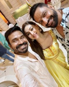 Parag Tyagi Instagram - गणपति बप्पा मौर्या।
Love you lotssss @ektarkapoor maam.. feeling super blessed 🤗❤️
#ektakapoor #ganpatidarshan #blessed #tuesday #pic #love #positivity #friends 
@paragtyagi @mushtaqshiekh @rizwanbachav