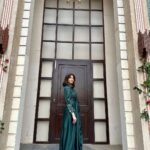 Parull Chaudhry Instagram - Feeling Royal Outfit & styling @tripzarora Hair @dethejaya Jewellery @shaikhaasifa626 #parullchaudhry #actor #influencer #contentcreator #parullians #explore #bhagyalakshmi #jofithaiwohhithai #traveller #vlogger #chaudhryonthego #fashion #fitness #beauty #lifestyle #fashionblogger #beautyblogger #yogini #fitnessmotivation #travel #saasbahuaurbetiyaan #parullkipaltan #ootd Mumbai - मुंबई