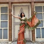 Parull Chaudhry Instagram - Ishq wala love With 7 yards of beautiful saree Outfit & styling @tripzarora Hair @dethejaya Jewellery @shaikhaasifa626 #parullchaudhry #actor #influencer #contentcreator #parullians #explore #bhagyalakshmi #jofithaiwohhithai #traveller #vlogger #chaudhryonthego #fashion #fitness #beauty #lifestyle #fashionblogger #beautyblogger #yogini #fitnessmotivation #travel #saasbahuaurbetiyaan #parullkipaltan Mumbai - मुंबई